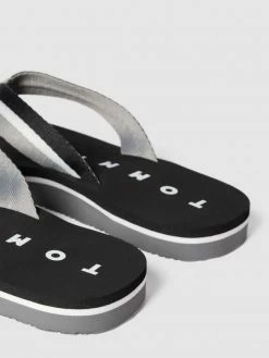 Blitzangebot ⭐ Tommy Hilfiger Zehentrenner Mit Kontraststreifen - Schwarz ? -Dr. Martens-shop a4p3gd2d9sp4ik2471a3cji5a54kcdii6954ug9k8lajili5614ksk1i9gpjgkq9651jciim6koj0cpn993jadj6c4s3ephgcph38p1k6dgj2e9mckoj4c9o74rmac9g6spj6e8